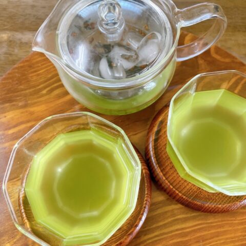 急須で簡単、美味しい【水出し緑茶の作り方】をご紹介